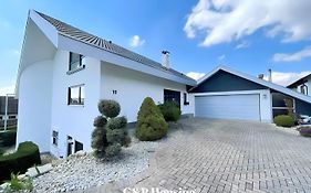 Hochwertige Wohnung mit Parkplatz, Grill, Terrasse